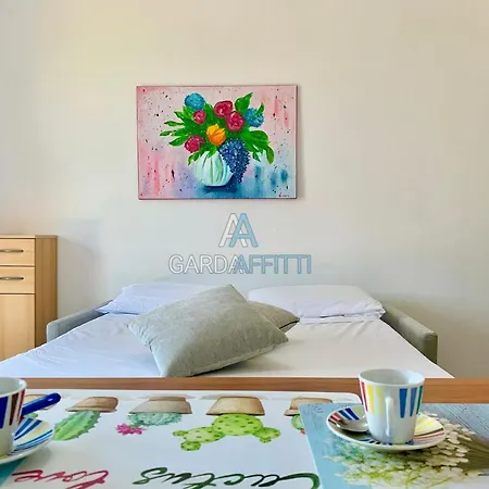 Apartment Azzurrite - - Gardaaffitti Com Sirmione